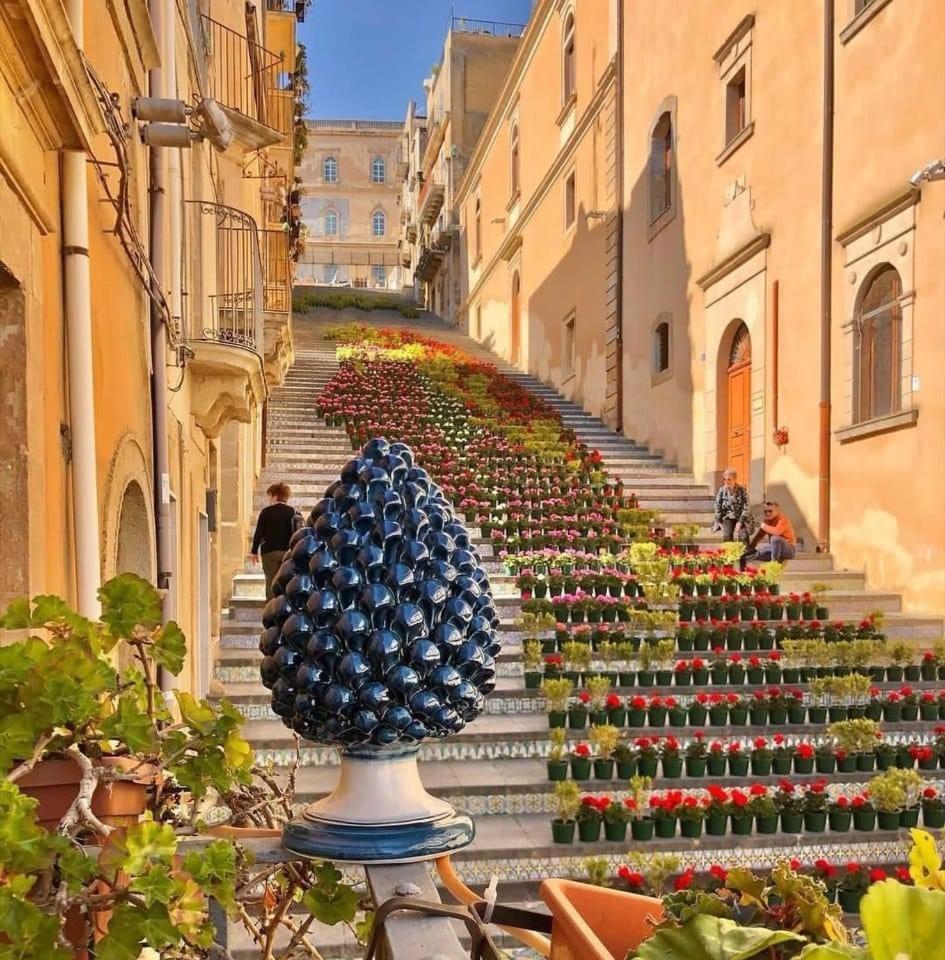 B&B Con Cucina La Ninfea Caltagirone Buitenkant foto
