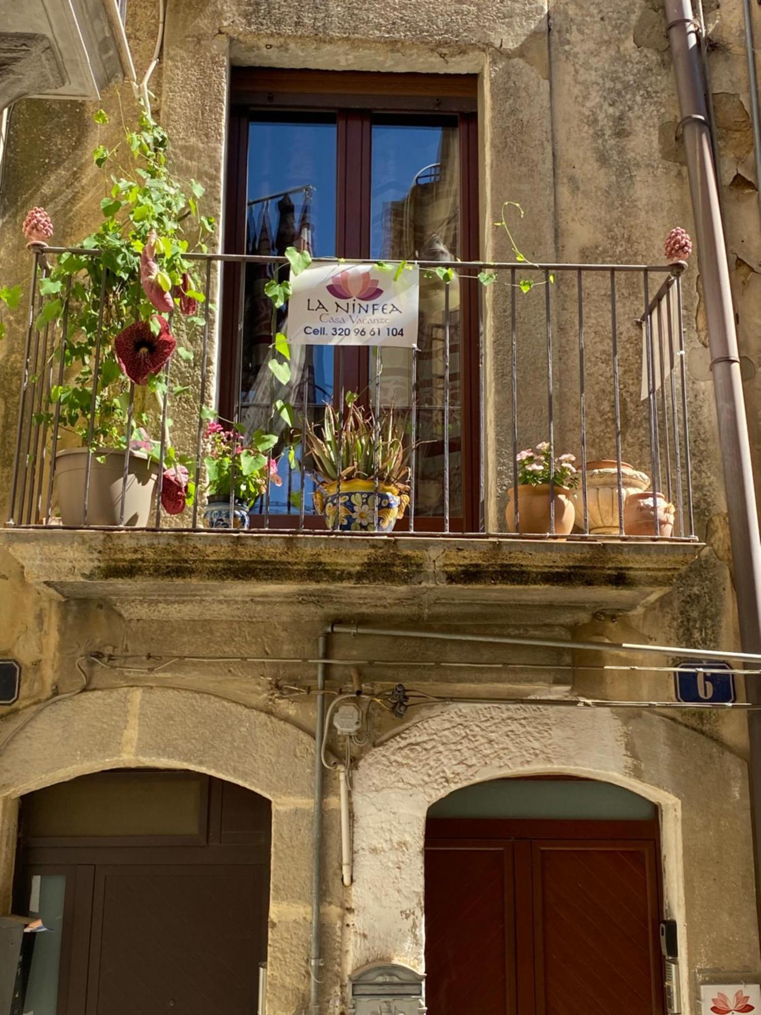 B&B Con Cucina La Ninfea Caltagirone Buitenkant foto