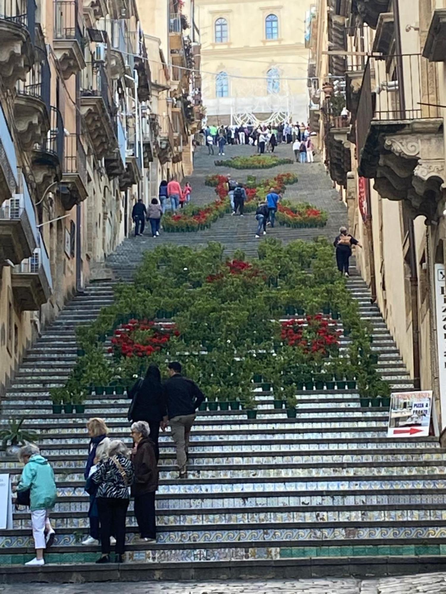 B&B Con Cucina La Ninfea Caltagirone Buitenkant foto