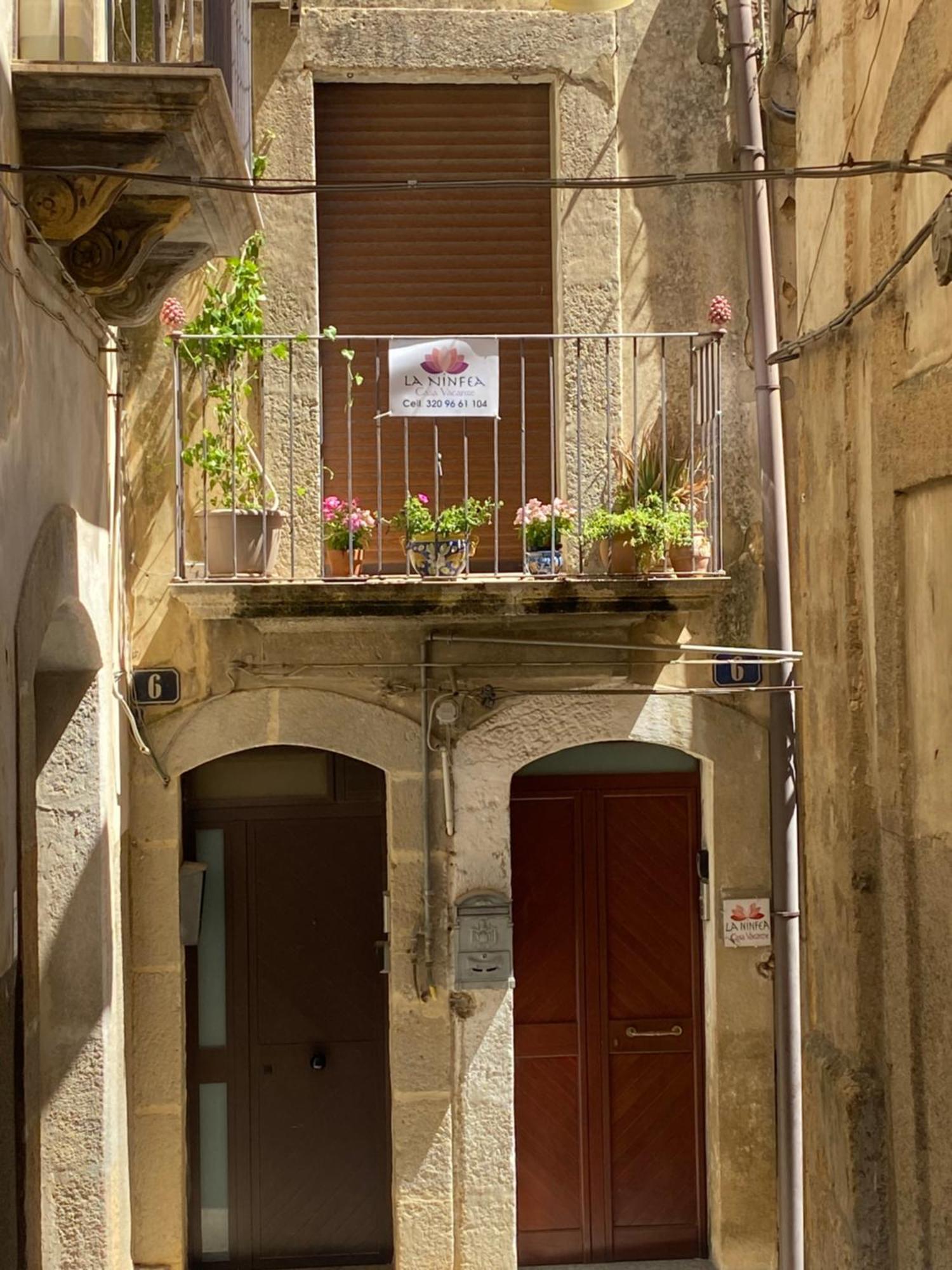 B&B Con Cucina La Ninfea Caltagirone Buitenkant foto