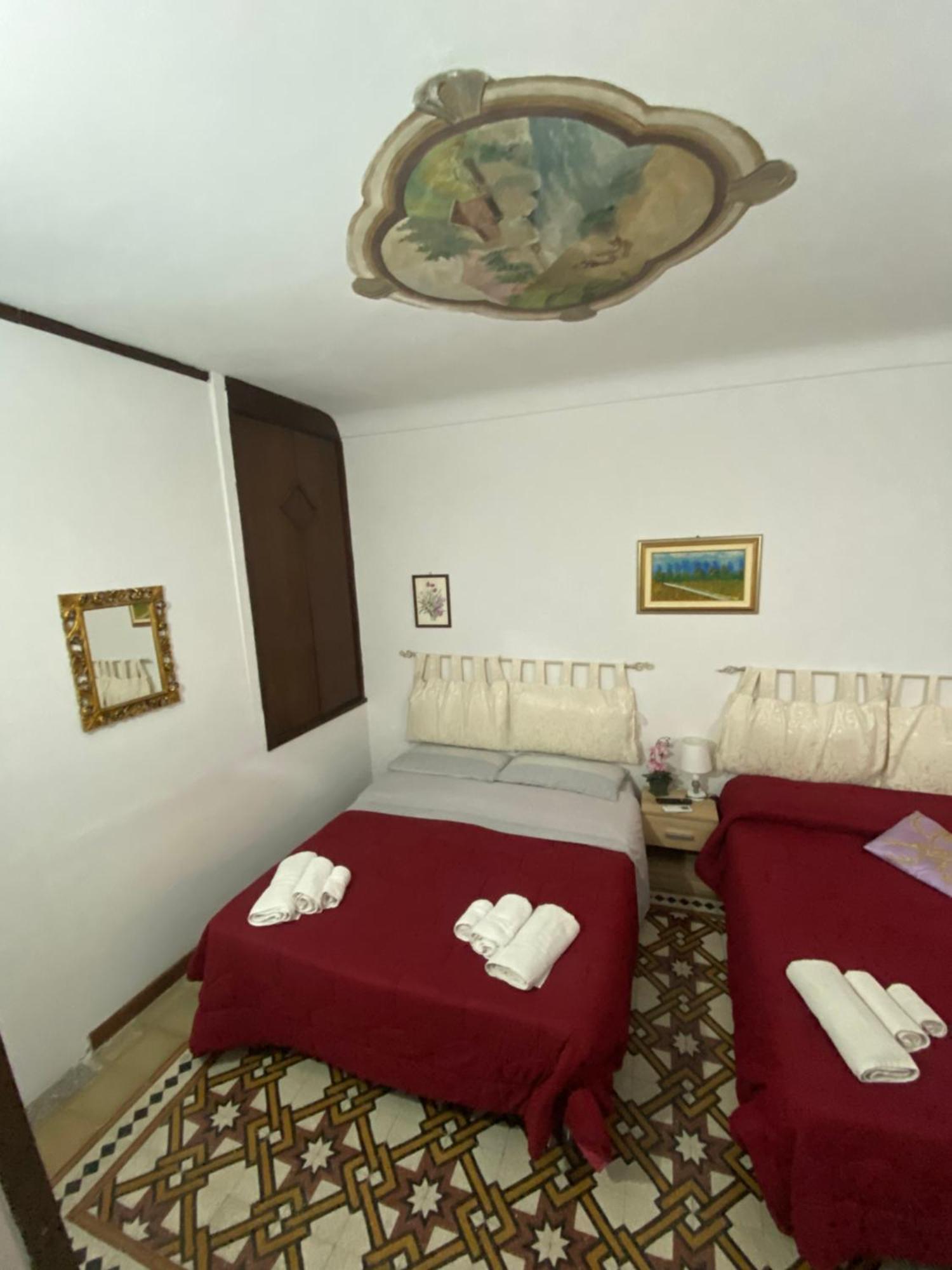 B&B Con Cucina La Ninfea Caltagirone Buitenkant foto
